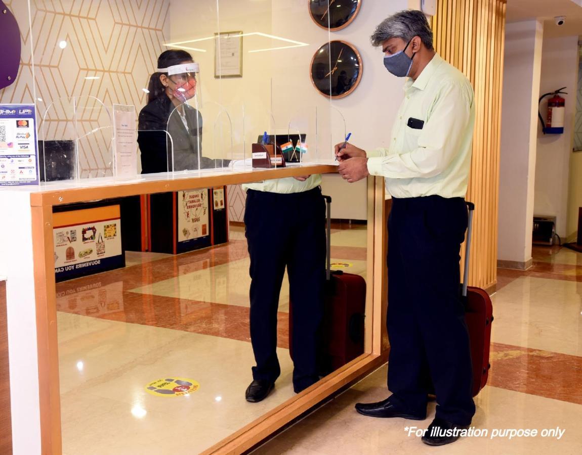 Oyo 81087 Hotel Relax Inn Hathras Ngoại thất bức ảnh